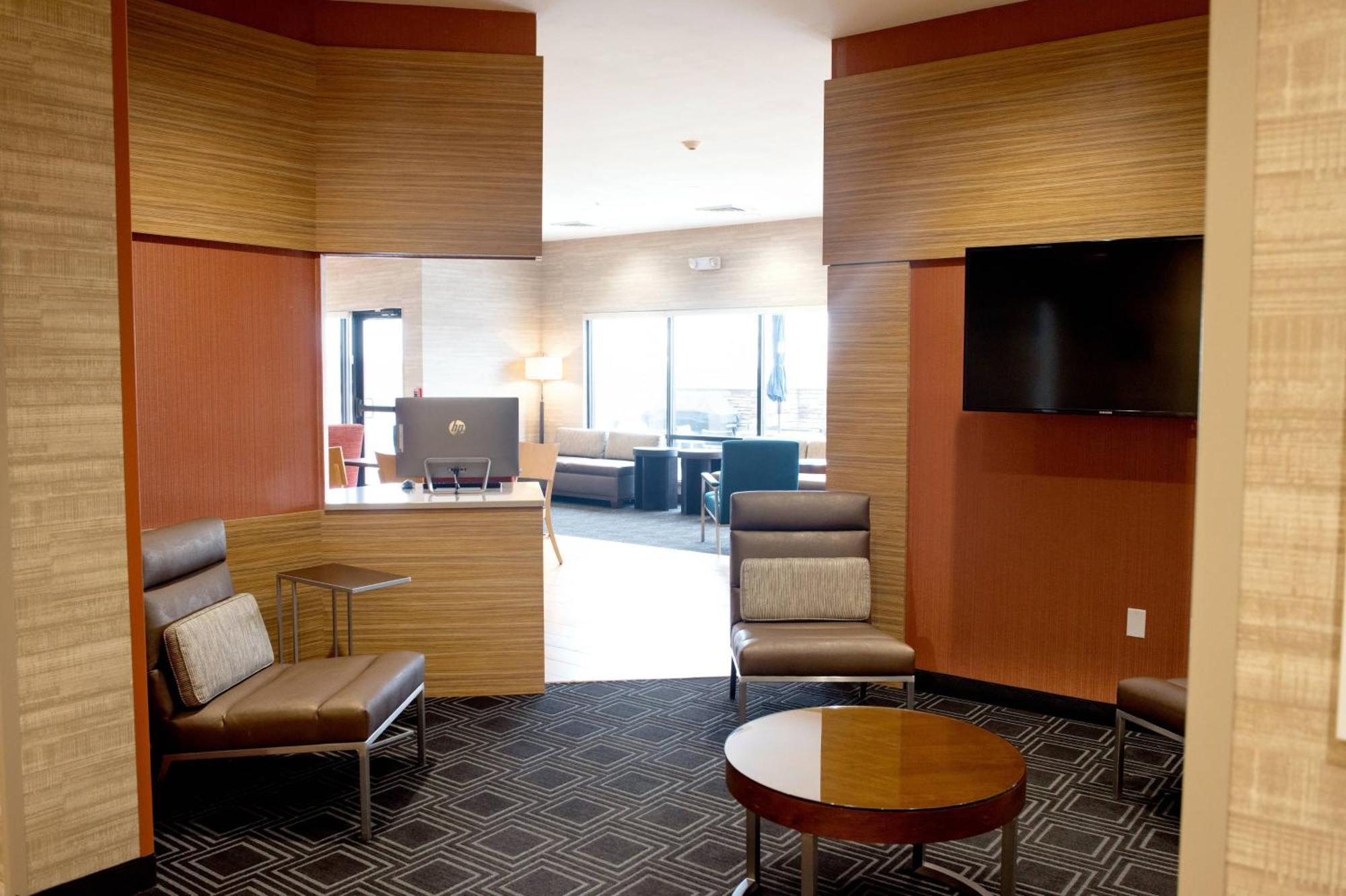 Towneplace Suites By Marriott Ames Extérieur photo