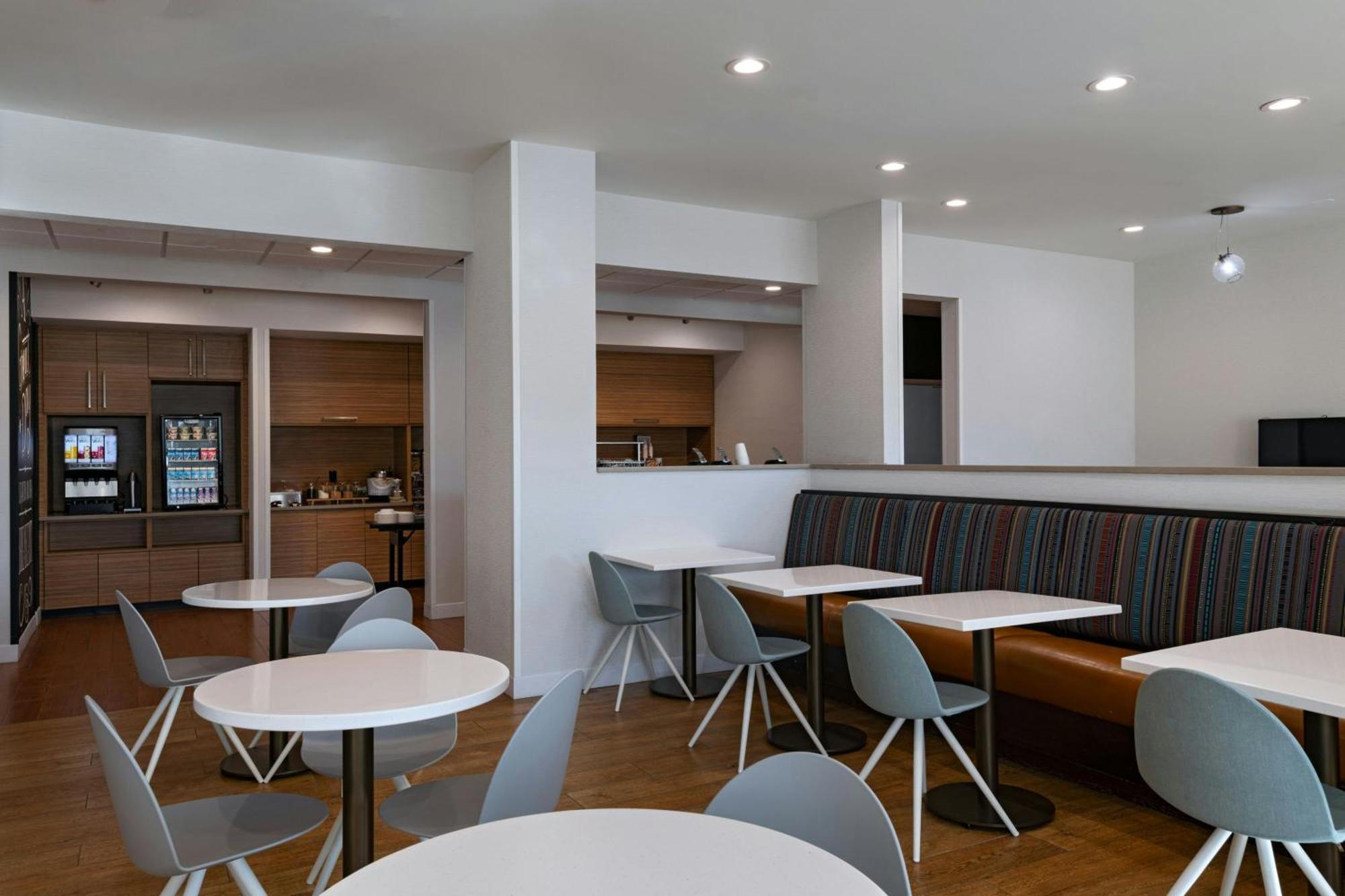 Towneplace Suites By Marriott Ames Extérieur photo
